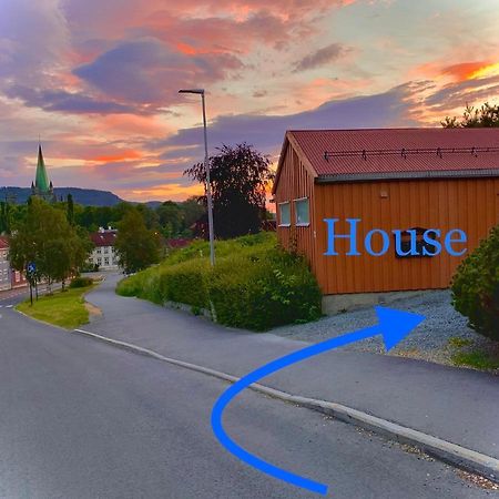 Private House-Terrace-Garden -Parking-Wifi-Smarttv Villa Тронхейм Екстериор снимка