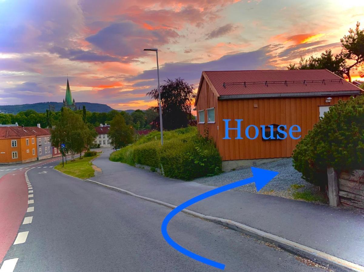 Private House-Terrace-Garden -Parking-Wifi-Smarttv Villa Тронхейм Екстериор снимка